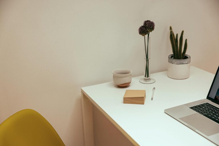 Simple Ways to Personalize Your Workspace for More Productivity